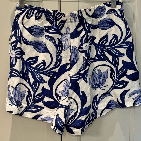 H&M Linen Blend Elastic Waist Shorts - Picture 2 of 4